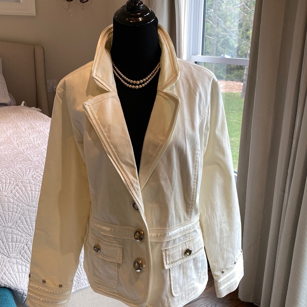 Ivory, Cream Coloured Lightweight Blazer/Jacket